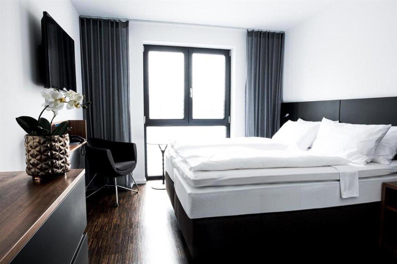 &Repeat Koeln Airport Hotell Exteriör bild